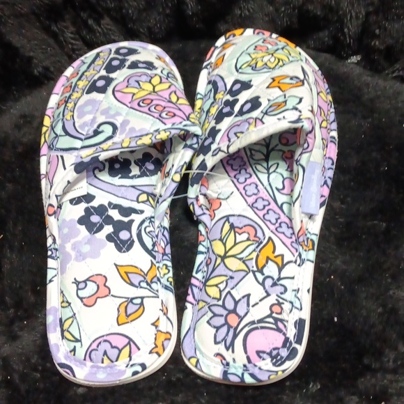 NWT Vera Bradley travel slippers size 5-6 - Picture 2 of 4
